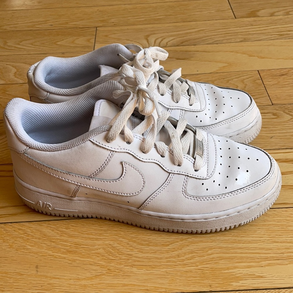 air force 1 size 7 men or 9 women